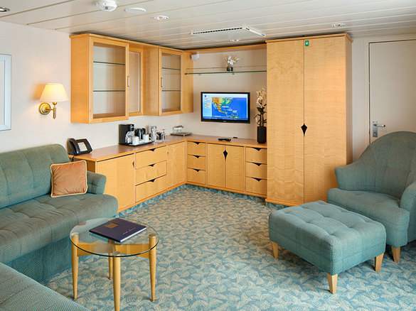 RCI Freedom of the Seas Grand Suite 2 Bedroom.jpeg